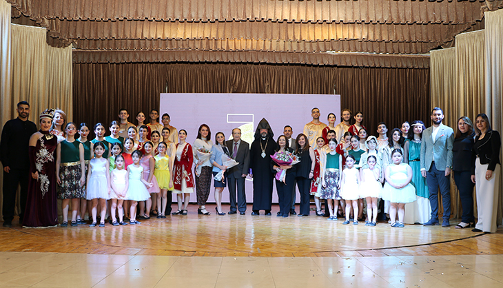 Իր տարեկան ելոյթով բեմում փայլեց Նոր Ջուղայի Հայ Մ. Մ. «Արարատ» միութեան Մշակութային միաւորի «Կռունկ» համոյթը 