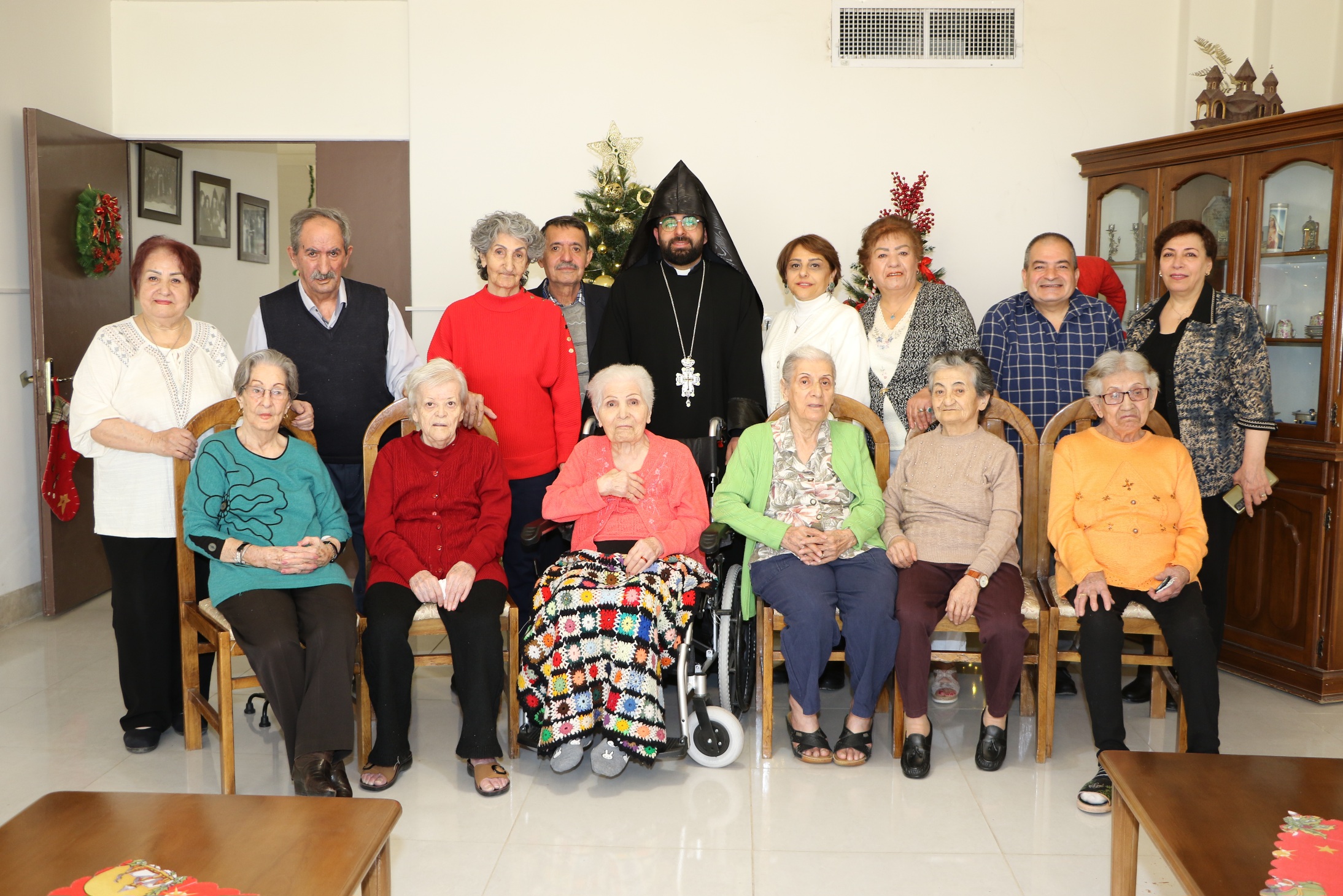 Ամանորի շեմին Սպահանի հայոց թեմի առաջնորդական տեղապահ հոգ. Տ. Արտաւազդ վրդ. Շարոյեանի այցը Ն. Ջ. Հայոց ազգ. ծերանոց