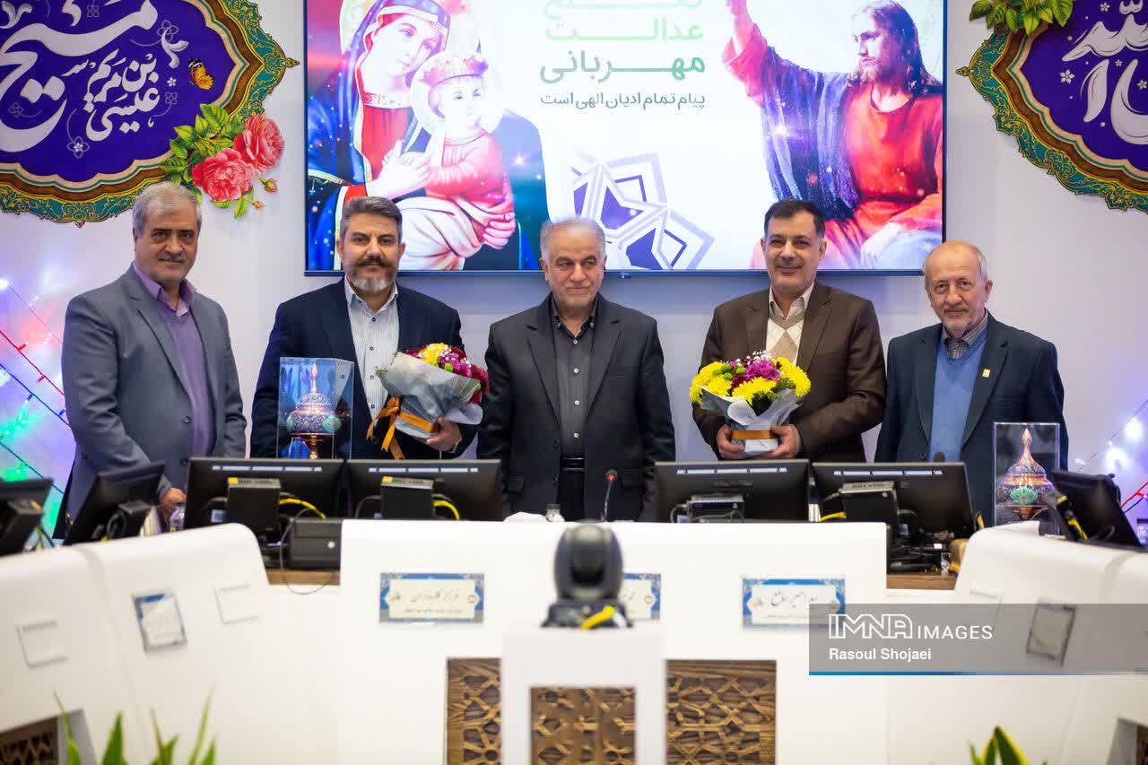 Ամանորի եւ Ս. Ծննդեան տօների առթիւ դոկտ. Գեղարդ Մանսուրեանը հիւրընկալւեց Սպահանի Քաղխորհրդում