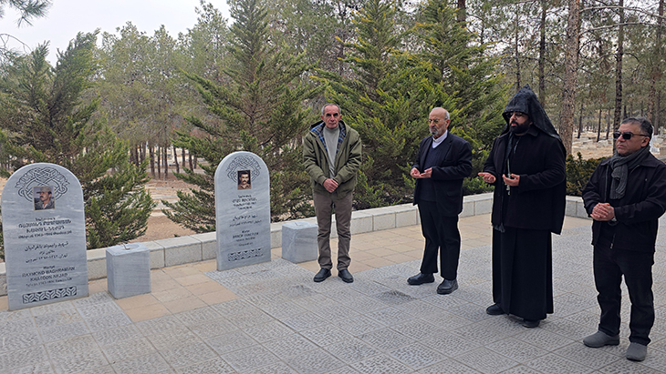 Սպահանի հայոց թեմի առաջնորդական տեղապահն իր առաջին այցը կատարեց Նոր Ջուղայի հայոց ազգ. գերեզմանատուն 